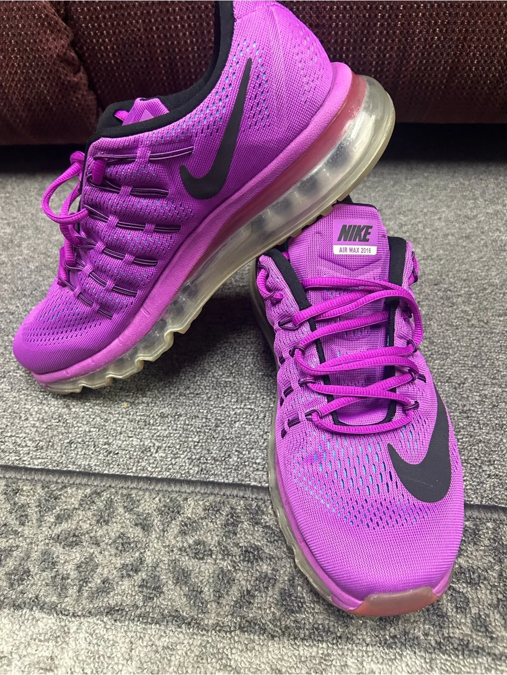 Nike Women's Athletic Shoes Purple /Black  Size 10  Excellent PreOwned Condition